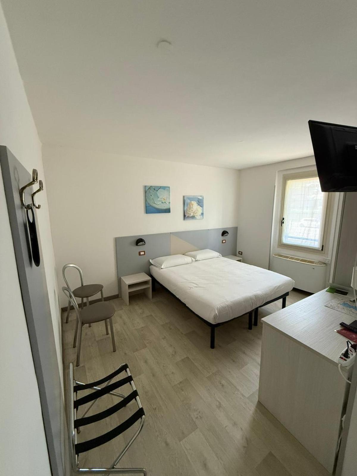 Hotel Bel Sito Peschiera 2*