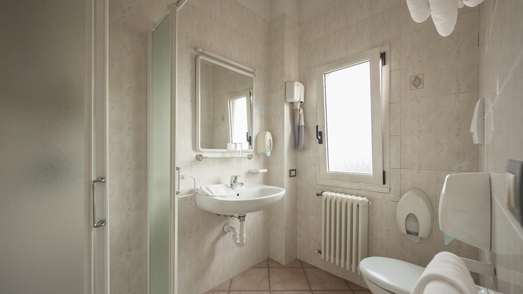 Hotel Bel Sito Peschiera 2*