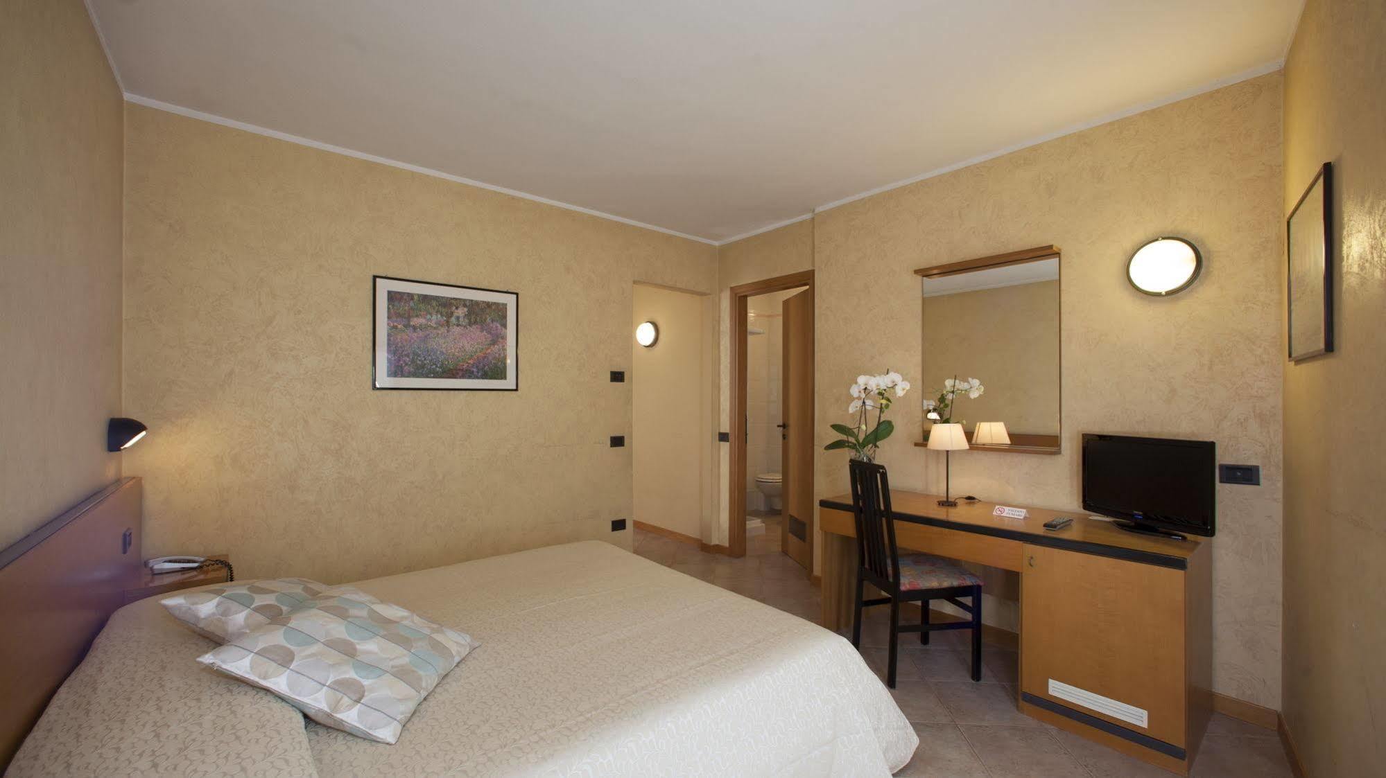 Bel Sito Peschiera Hotel 2*